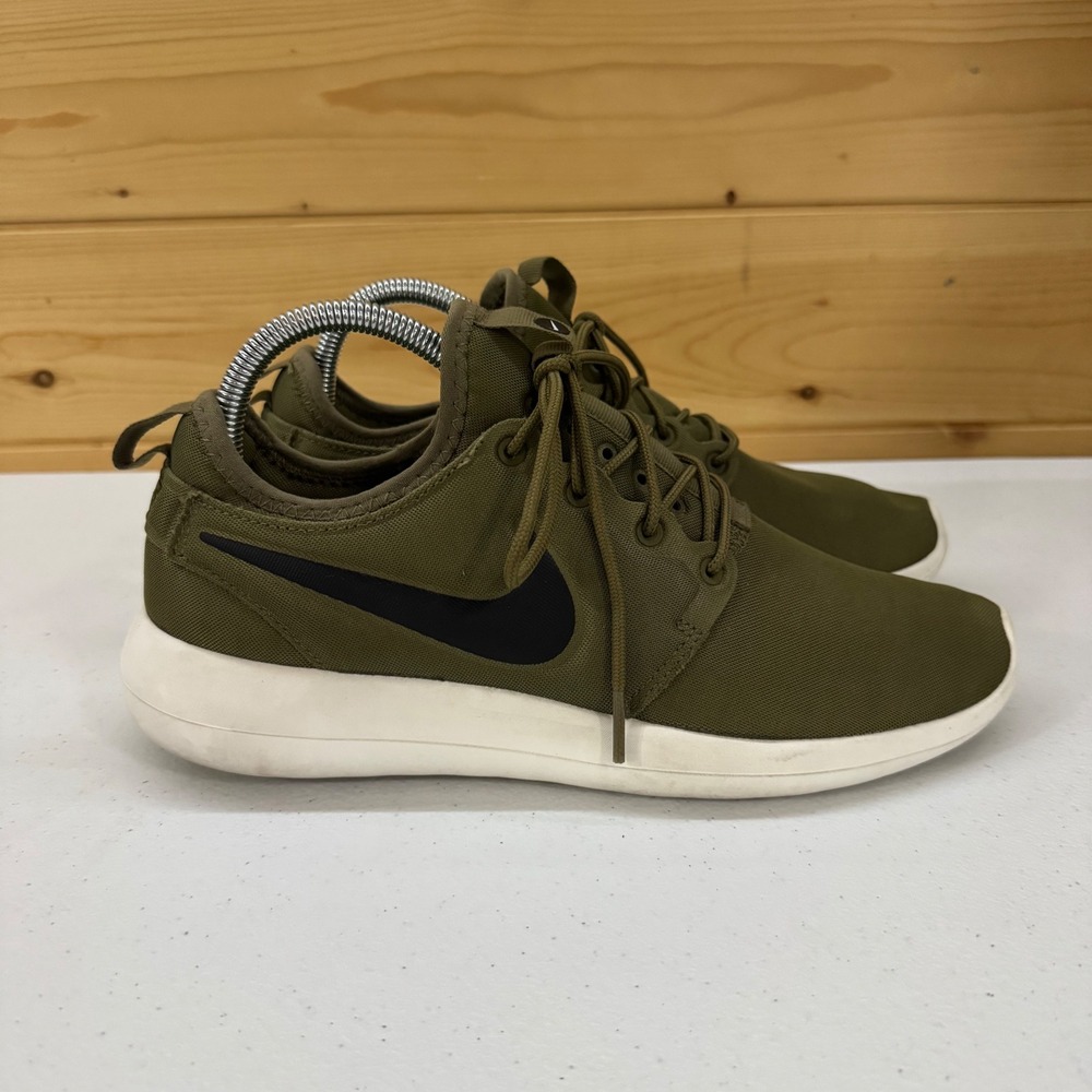 Nike Roshe Two Olive Green Sneakers Men's 7.5 Women's 9 Shoes‎ 844656-200
